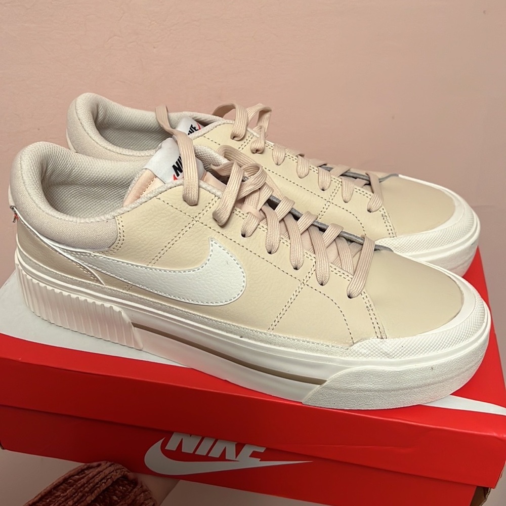 Court Legacy Lift in Beige 11.5 NIB